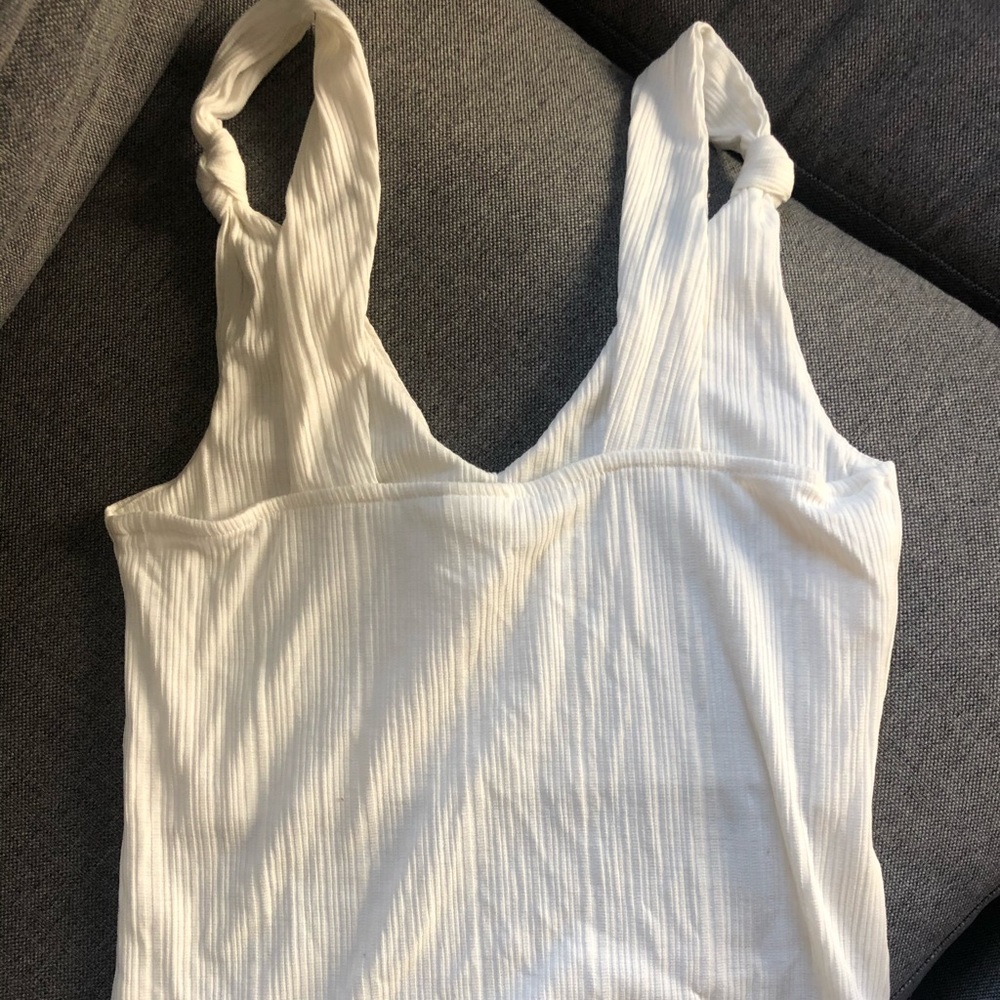 White tank top - Picture 2 of 3